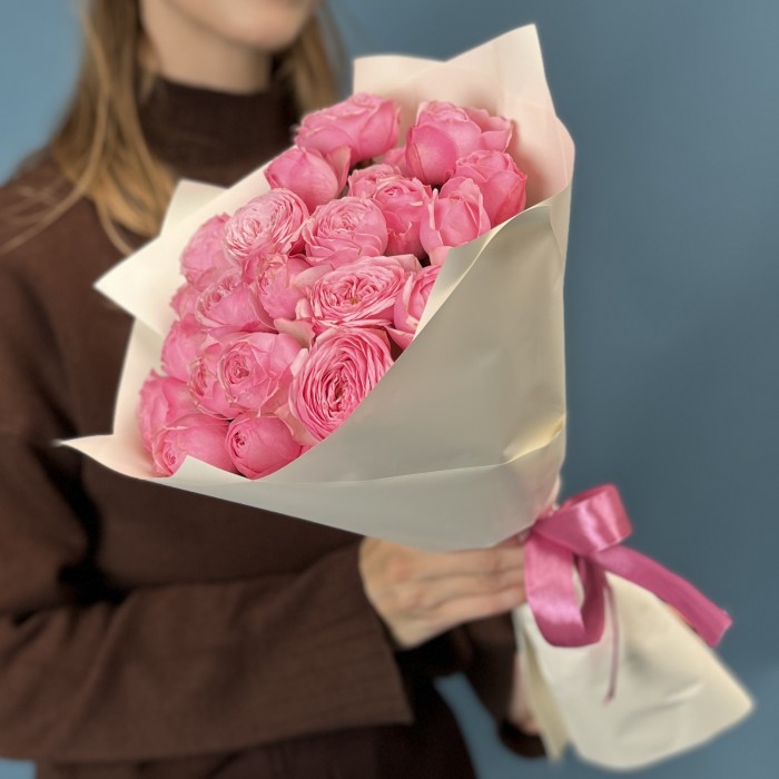 9 розовых пионовидных роз Мансфилд Пинк Парк 50 см