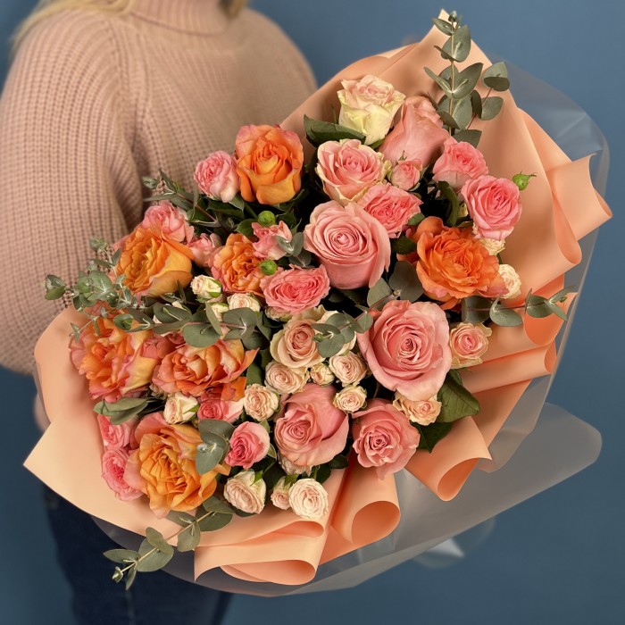 Яркий букет с розами Оранжевая симфония