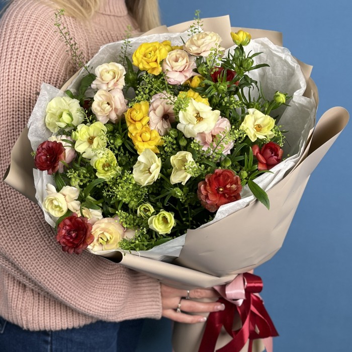 17 ярких полевых ранункулюсов mix