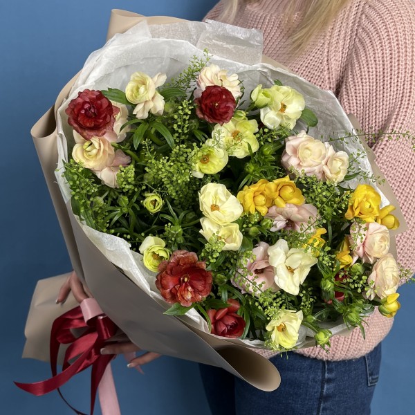 17 ярких полевых ранункулюсов mix