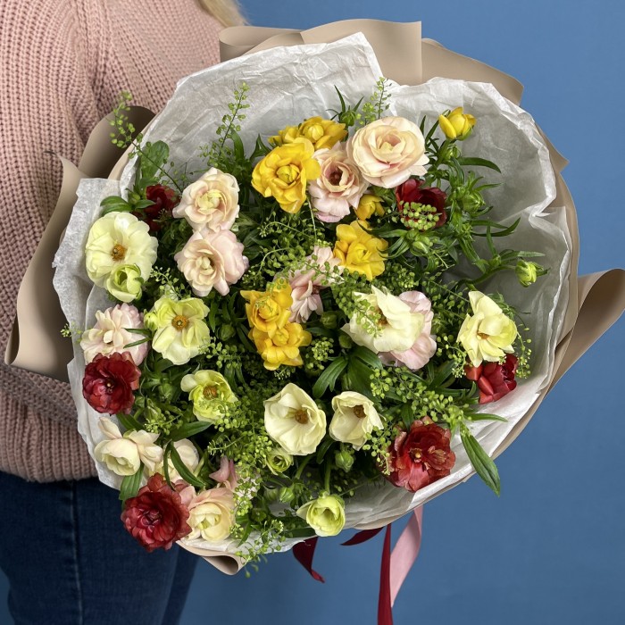 17 ярких полевых ранункулюсов mix