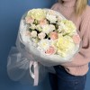 Букет для мамы с белой французской розой