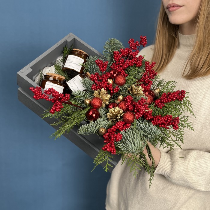 Новогодняя композиция Яркий Подарок