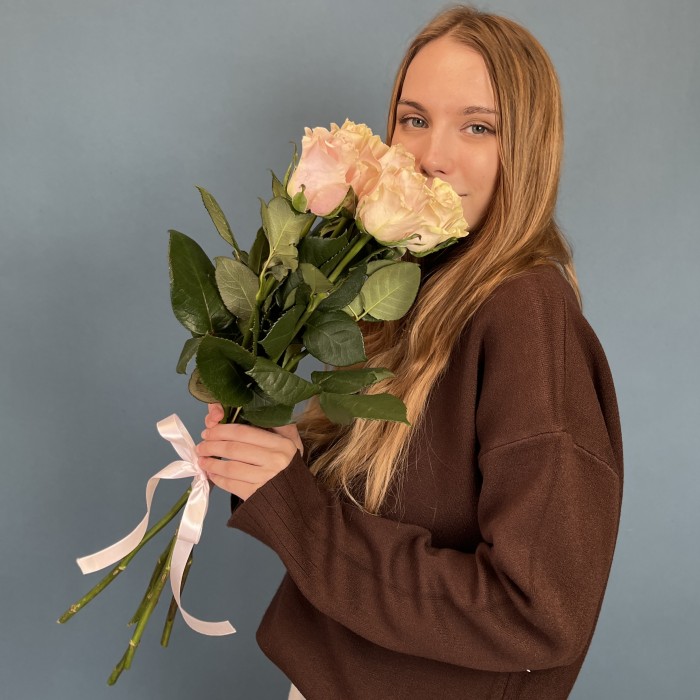 5 роз Пинк Мондиаль 60 см