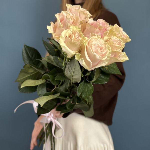 7 роз Пинк Мондиаль 50 см