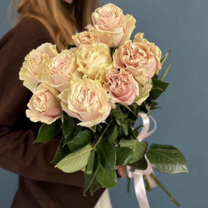 9 роз Пинк Мондиаль 50 см