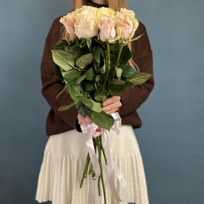 9 роз Пинк Мондиаль 60 см