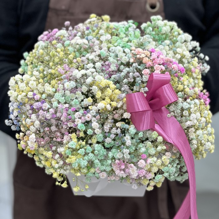 Нежная радужная гипсофила в коробке