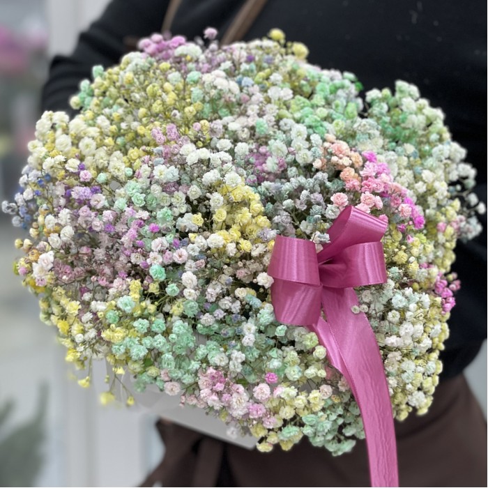 Нежная радужная гипсофила в коробке