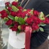 33 красные розы в коробке