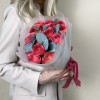 15 оранжевых ранункулюсов с эвкалиптом