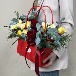 Букет дня в коробке Стильный Сюрприз