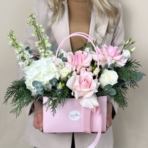 Букет дня в коробке Символ Любви