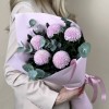 5 розовых хризантем Помпон с эвкалиптом