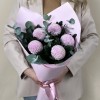 5 розовых хризантем Помпон с эвкалиптом