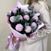 9 розовых хризантем помпон с эвкалиптом