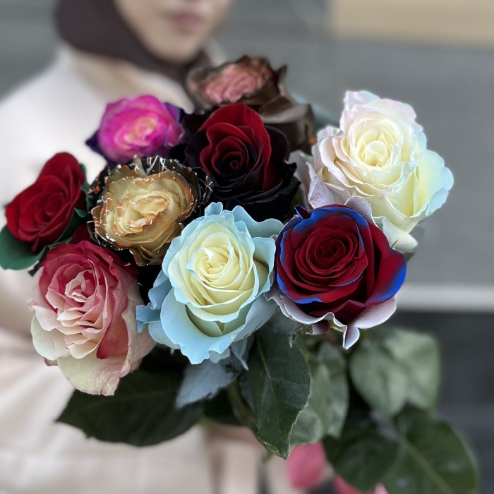 Букет радужных роз MIX