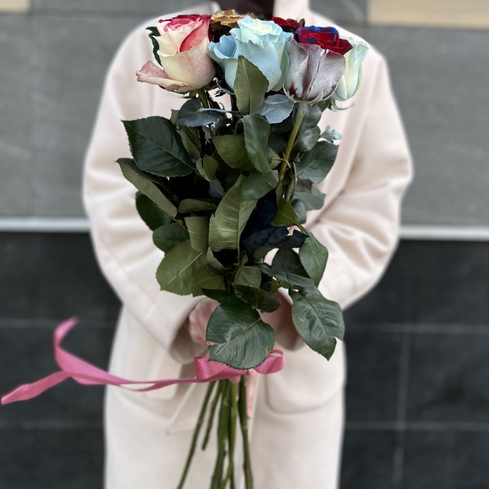 Букет радужных роз MIX