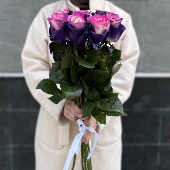 Радужная фиолетово - розовая роза 70 см