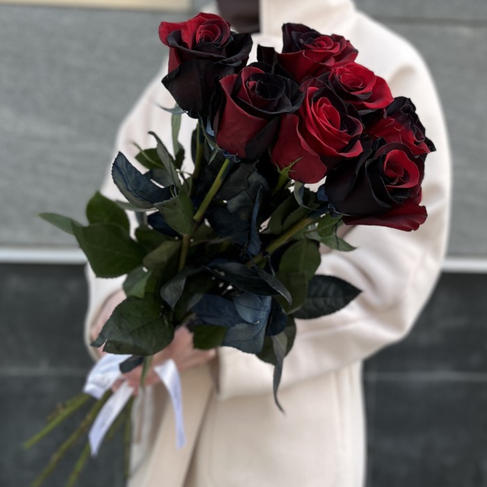 Радужная крано-черная роза 70 см