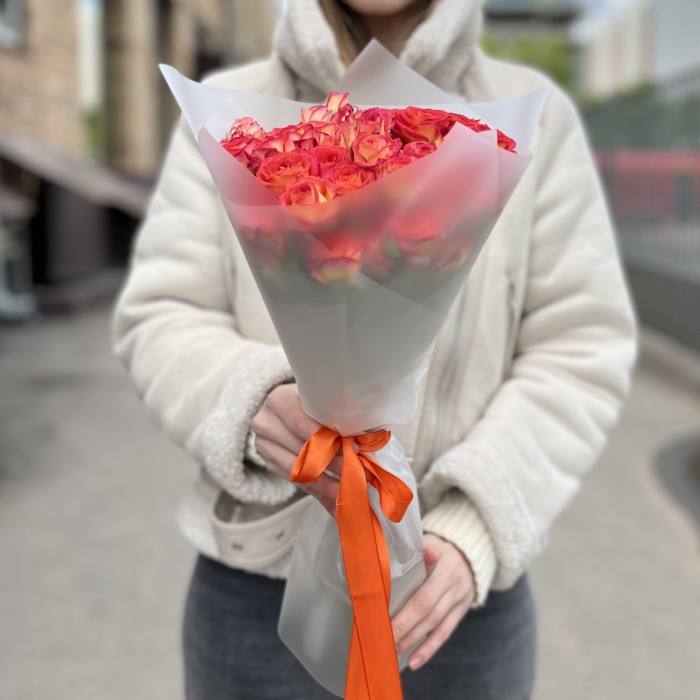 11 кустовых оранжево-жёлтых роз Саммер Дэнс