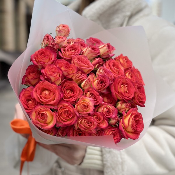 11 кустовых оранжево-жёлтых роз Саммер Дэнс