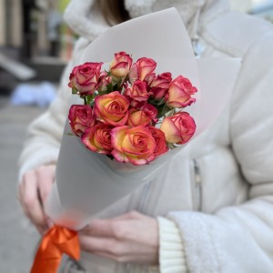 3 кустовые розы Саммер Дэнс