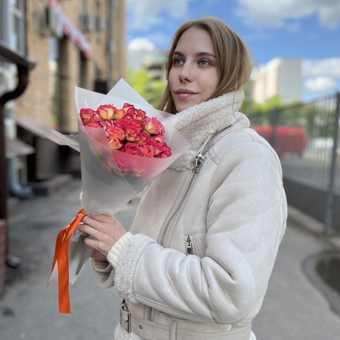 9 кустовых оранжево-желтых роз Саммер Дэнс