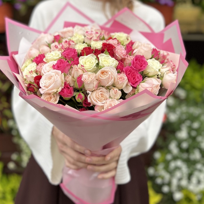 35 кустовых роз нежный MIX