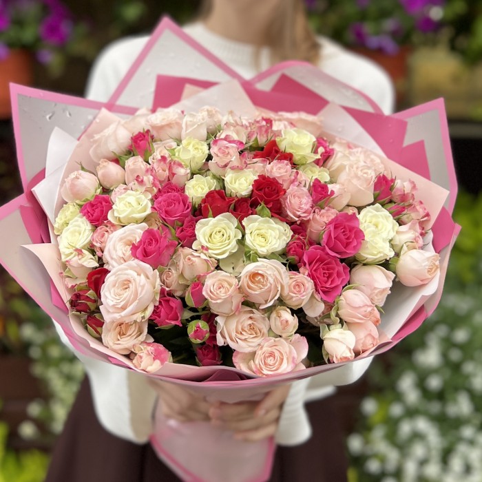 35 кустовых роз нежный MIX