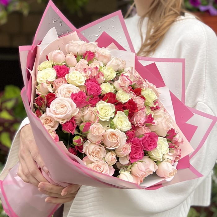 35 кустовых роз нежный MIX