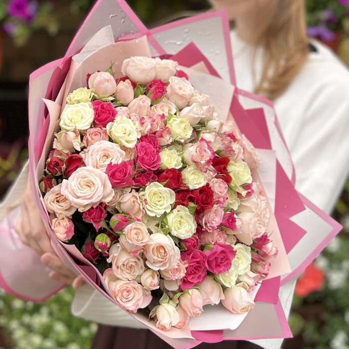 35 кустовых роз нежный MIX