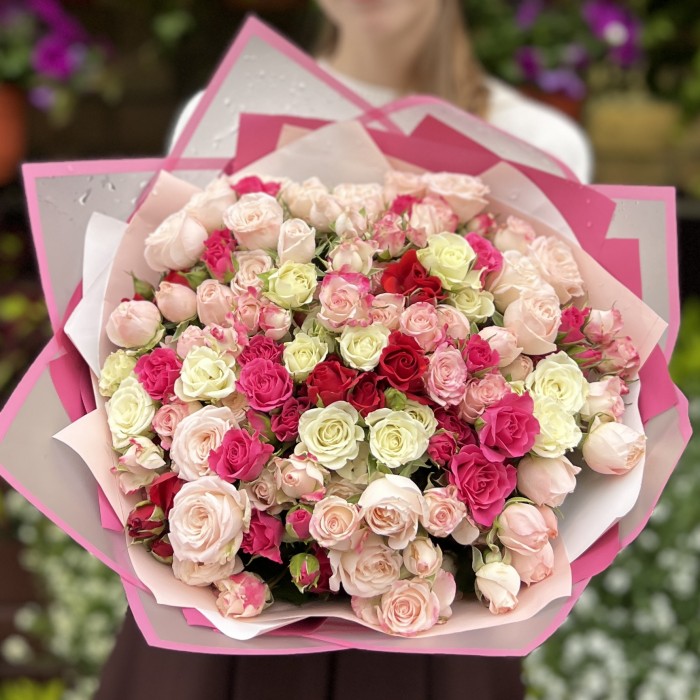 35 кустовых роз нежный MIX