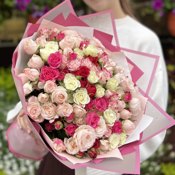 35 кустовых роз нежный MIX