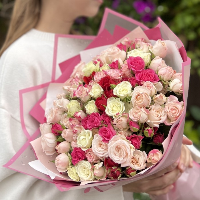 35 кустовых роз нежный MIX