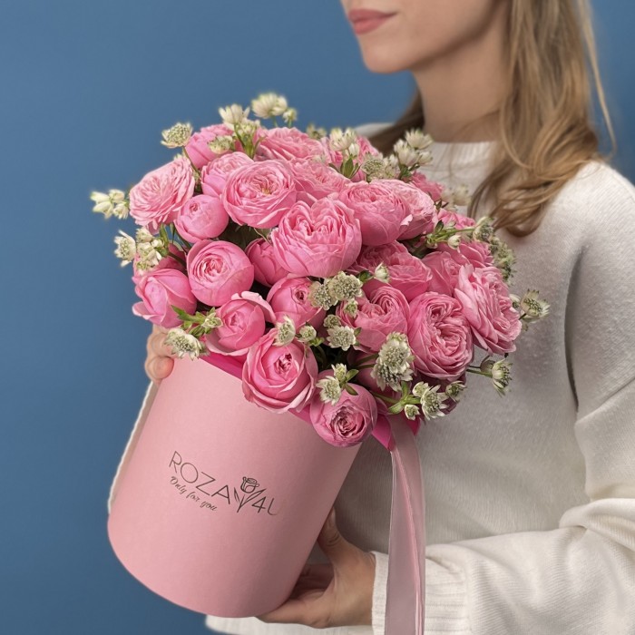 15 розовых пионовидных роз Мансфилд Пинк Парк в коробке