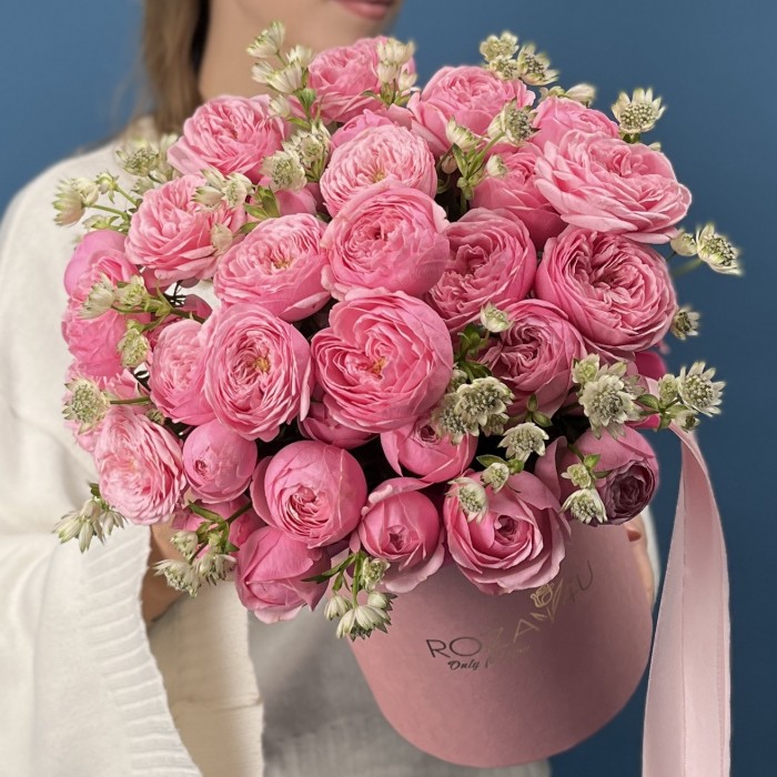 15 розовых пионовидных роз Мансфилд Пинк Парк в коробке