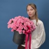 25 кустовых пионовидных роз Мансфилд Пинк Парк в коробке
