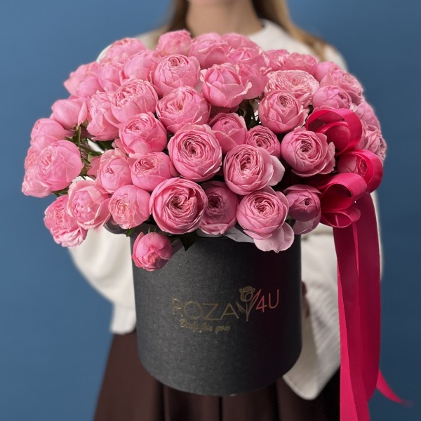 25 кустовых пионовидных роз Мансфилд Пинк Парк в коробке