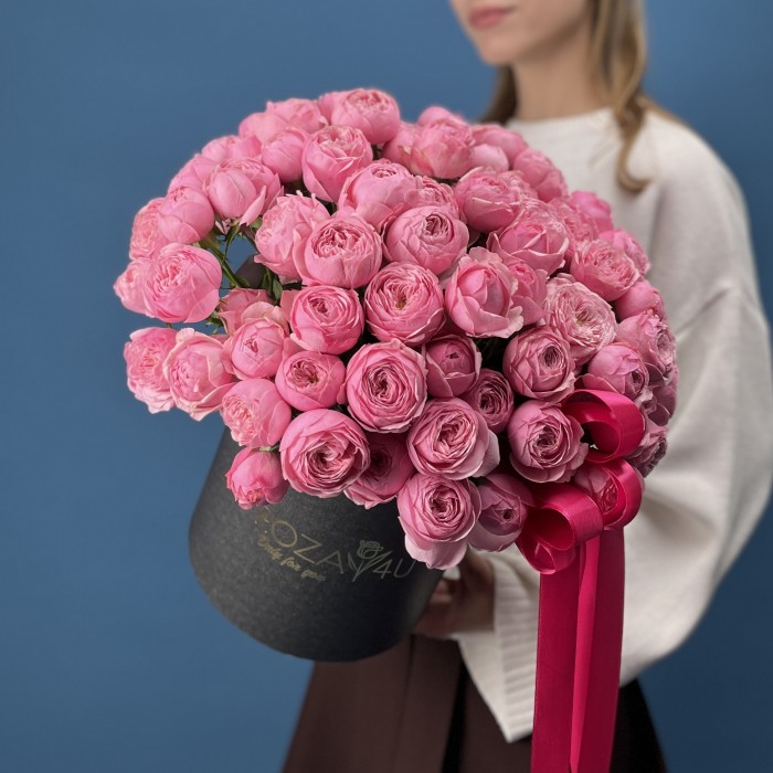 25 кустовых пионовидных роз Мансфилд Пинк Парк в коробке