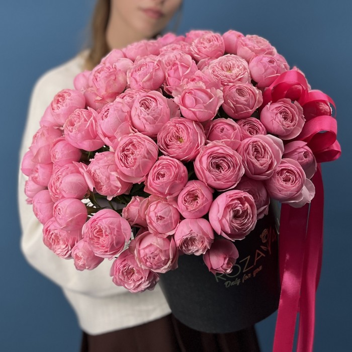 25 кустовых пионовидных роз Мансфилд Пинк Парк в коробке