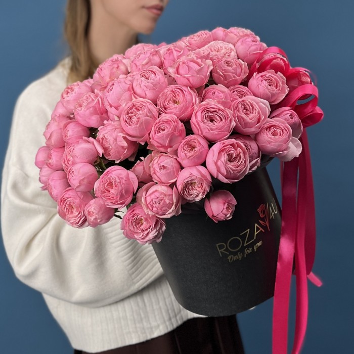 25 кустовых пионовидных роз Мансфилд Пинк Парк в коробке