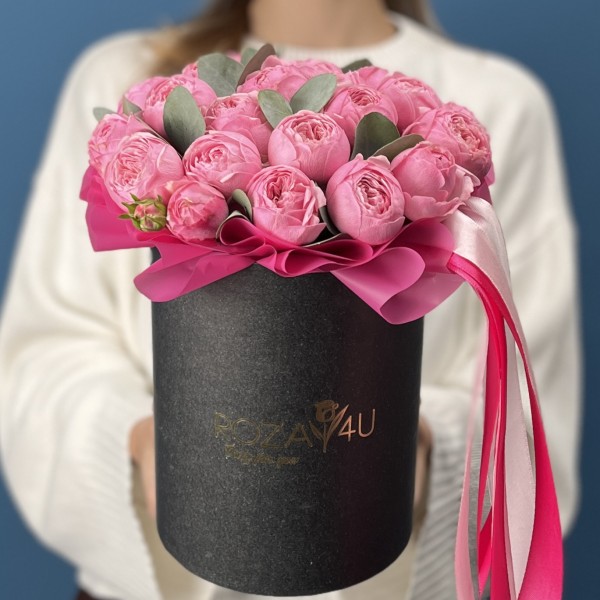 7 пионовидных роз Мансфилд Пинк Парк в коробке