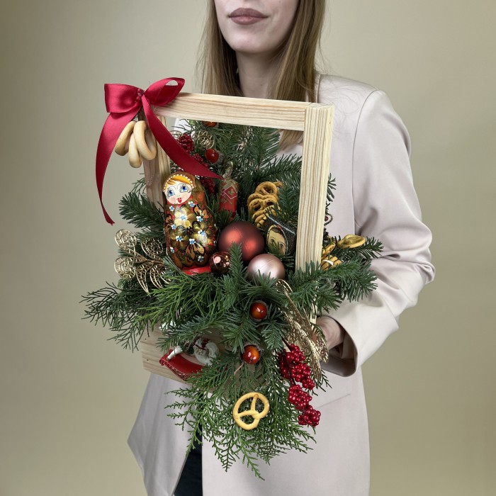 Новогодняя композиция в ящике Русский Стиль