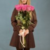 11 сиреневых роз Куинс Краун 60 см