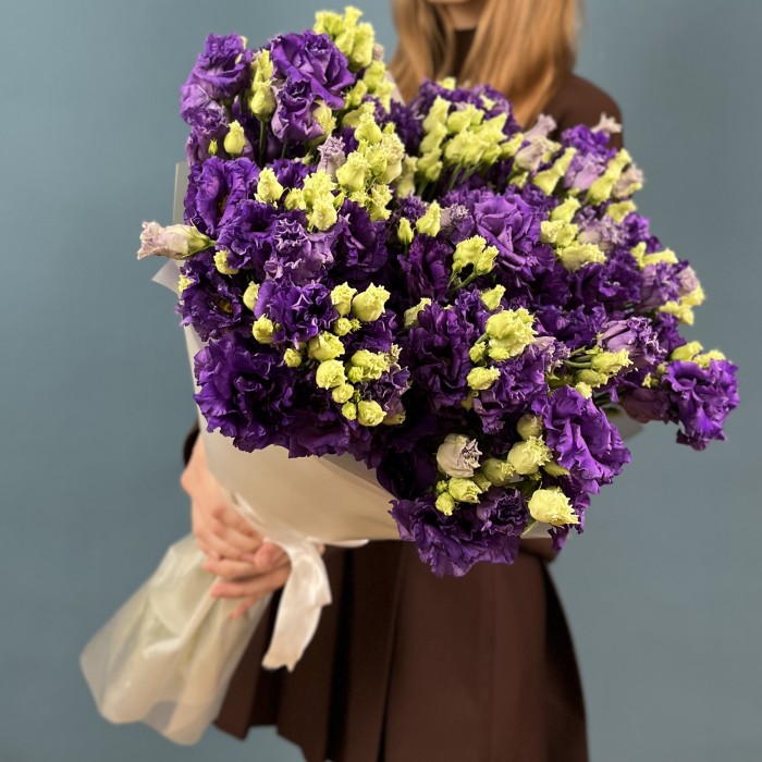 15 фиолетовых махровых эустом