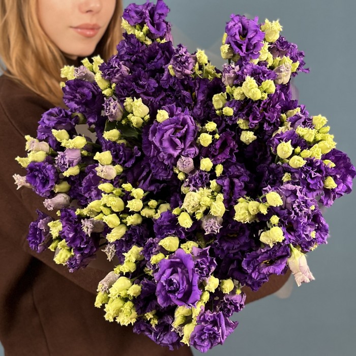 15 фиолетовых махровых эустом