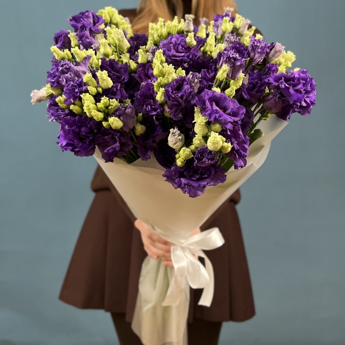 15 фиолетовых махровых эустом