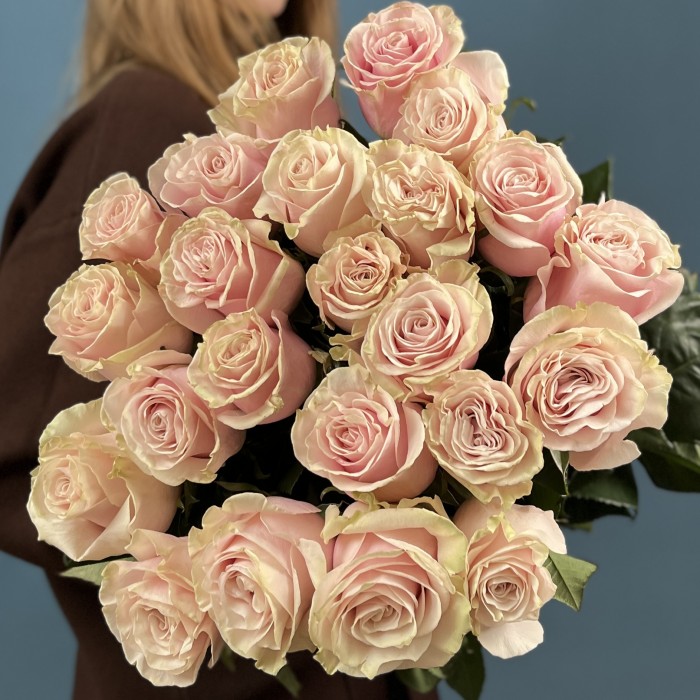 25 роз Пинк Мондиаль 80 см