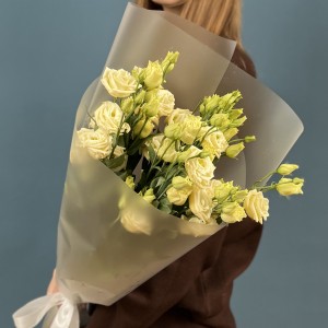 Букет из 5 кремовых эустом